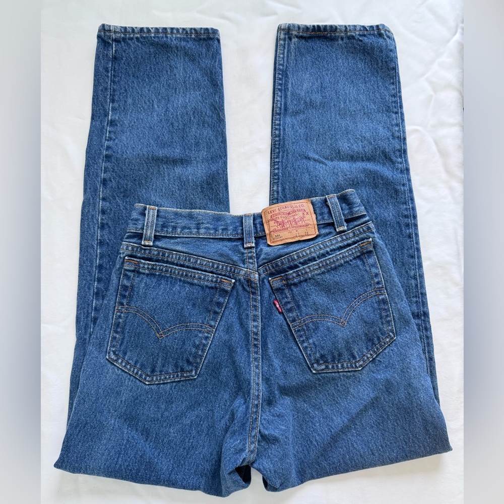 Vintage Levis 501 Made In USA Medium Wash Jeans 27x28 (Actual 24x28)